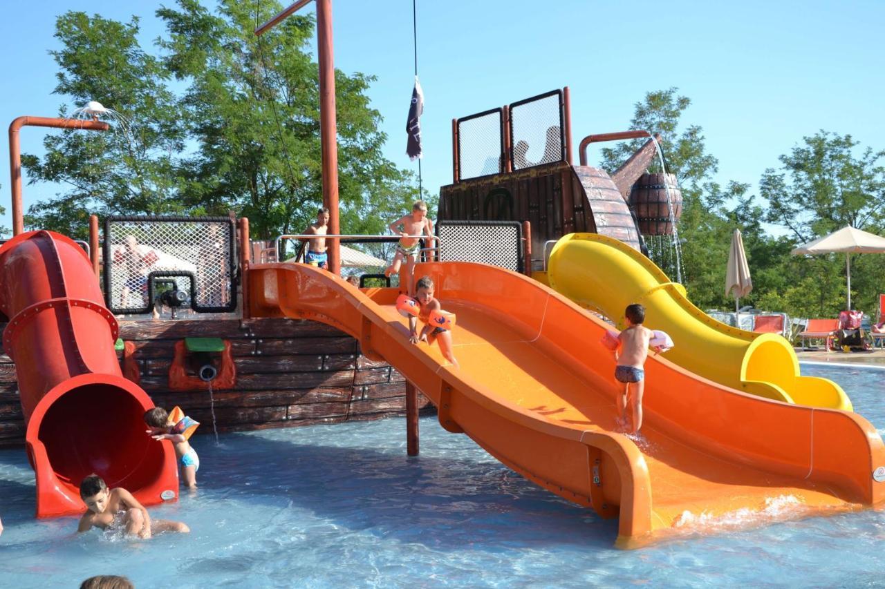 Holiday park Easyatent Tent Lanterna Cervar-Porat